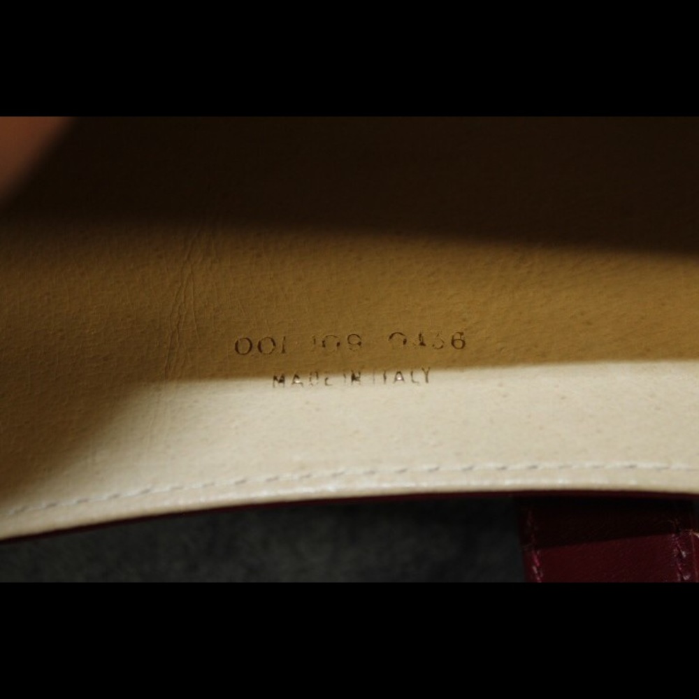 Red Leather Gucci Purse - Picture 6 of 9